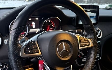 Mercedes-Benz GLA, 2018 год, 2 800 000 рублей, 13 фотография
