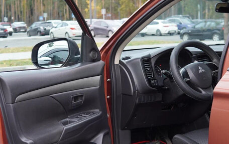 Mitsubishi Outlander III рестайлинг 3, 2013 год, 1 200 000 рублей, 8 фотография