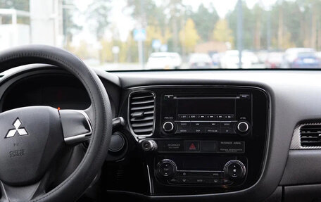 Mitsubishi Outlander III рестайлинг 3, 2013 год, 1 200 000 рублей, 14 фотография