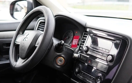 Mitsubishi Outlander III рестайлинг 3, 2013 год, 1 200 000 рублей, 11 фотография
