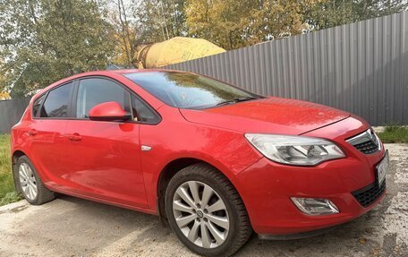 Opel Astra J, 2011 год, 750 000 рублей, 1 фотография