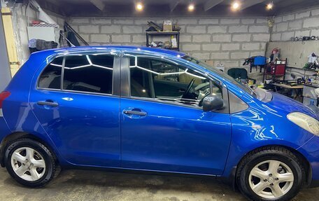 Toyota Yaris III рестайлинг, 2009 год, 549 000 рублей, 2 фотография