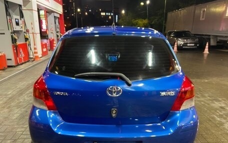 Toyota Yaris III рестайлинг, 2009 год, 549 000 рублей, 13 фотография