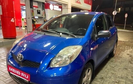 Toyota Yaris III рестайлинг, 2009 год, 549 000 рублей, 9 фотография