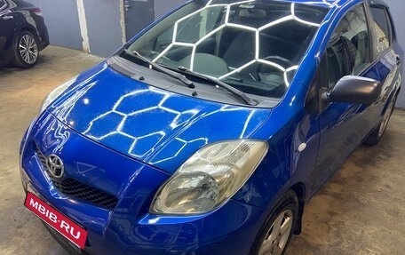 Toyota Yaris III рестайлинг, 2009 год, 549 000 рублей, 3 фотография