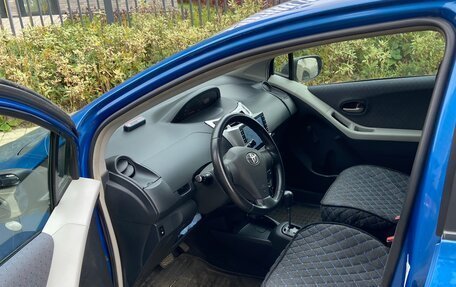 Toyota Yaris III рестайлинг, 2009 год, 549 000 рублей, 30 фотография