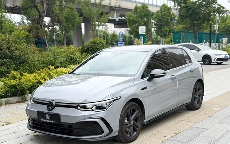 Volkswagen Golf VIII, 2023 год, 1 690 032 рублей, 3 фотография