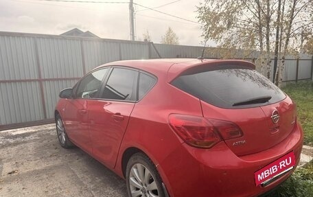 Opel Astra J, 2011 год, 750 000 рублей, 3 фотография