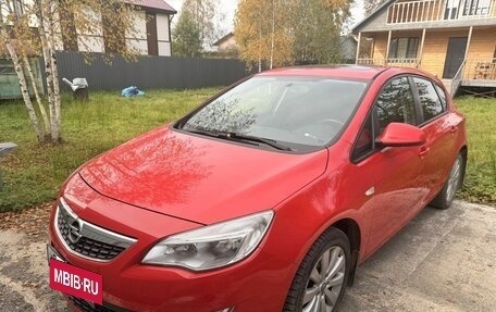 Opel Astra J, 2011 год, 750 000 рублей, 2 фотография