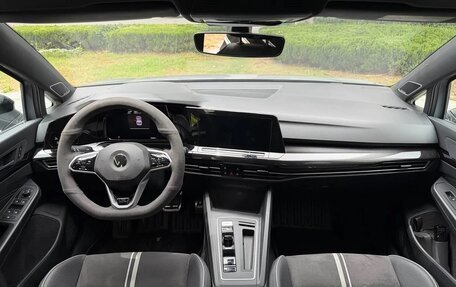 Volkswagen Golf VIII, 2023 год, 1 690 032 рублей, 8 фотография