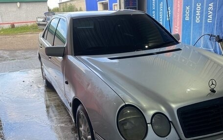Mercedes-Benz E-Класс, 1998 год, 364 999 рублей, 3 фотография