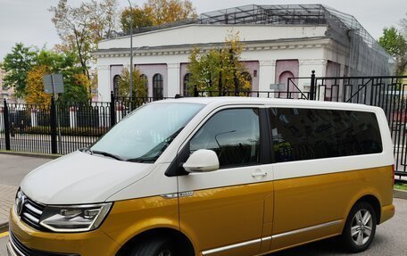 Volkswagen Multivan T6 рестайлинг, 2018 год, 3 800 000 рублей, 2 фотография
