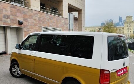 Volkswagen Multivan T6 рестайлинг, 2018 год, 3 800 000 рублей, 3 фотография