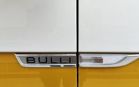 Volkswagen Multivan T6 рестайлинг, 2018 год, 3 800 000 рублей, 13 фотография
