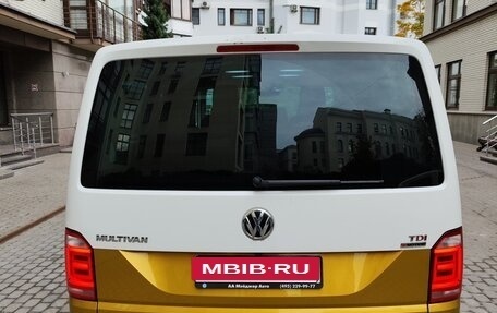 Volkswagen Multivan T6 рестайлинг, 2018 год, 3 800 000 рублей, 12 фотография