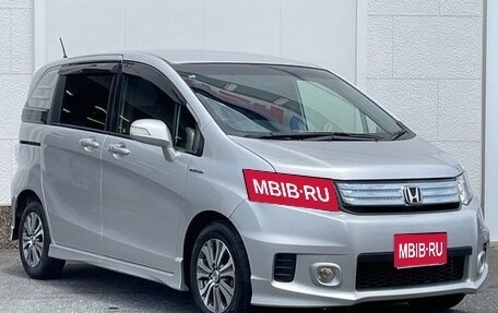 Honda Freed I, 2015 год, 781 000 рублей, 1 фотография