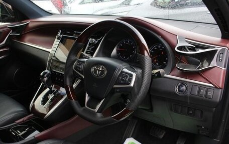 Toyota Harrier, 2017 год, 2 075 000 рублей, 7 фотография