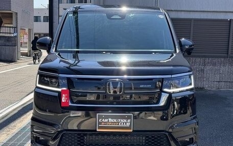 Honda Stepwgn, 2023 год, 2 410 000 рублей, 2 фотография