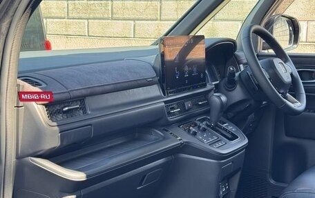 Honda Stepwgn, 2023 год, 2 410 000 рублей, 14 фотография