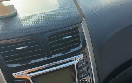 Hyundai Solaris II рестайлинг, 2014 год, 950 000 рублей, 5 фотография