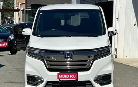Honda Stepwgn IV, 2018 год, 1 570 005 рублей, 2 фотография