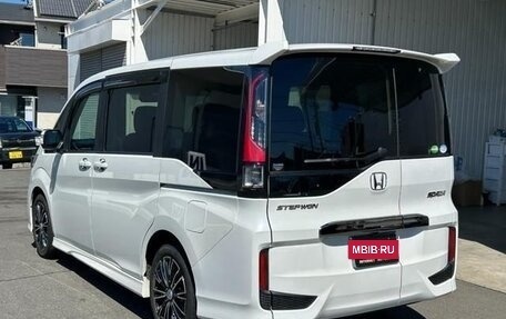 Honda Stepwgn IV, 2018 год, 1 570 005 рублей, 6 фотография