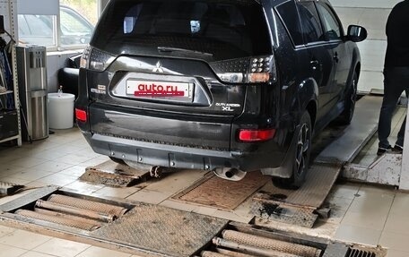 Mitsubishi Outlander III рестайлинг 3, 2011 год, 1 300 000 рублей, 8 фотография