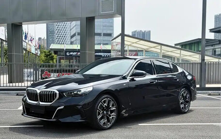 BMW 5 серия, 2024 год, 6 150 000 рублей, 1 фотография