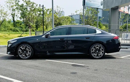 BMW 5 серия, 2024 год, 6 150 000 рублей, 5 фотография