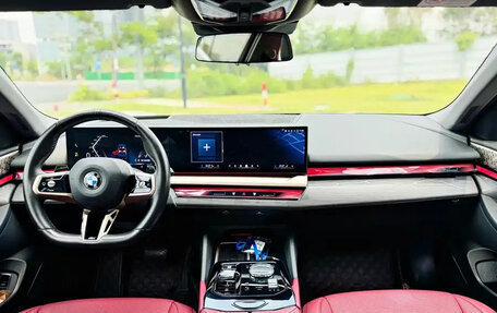 BMW 5 серия, 2024 год, 6 150 000 рублей, 17 фотография
