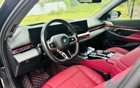 BMW 5 серия, 2024 год, 6 150 000 рублей, 12 фотография