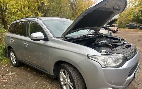 Mitsubishi Outlander III рестайлинг 3, 2012 год, 1 200 000 рублей, 3 фотография