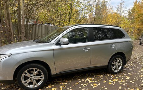 Mitsubishi Outlander III рестайлинг 3, 2012 год, 1 200 000 рублей, 7 фотография