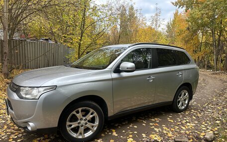 Mitsubishi Outlander III рестайлинг 3, 2012 год, 1 200 000 рублей, 8 фотография