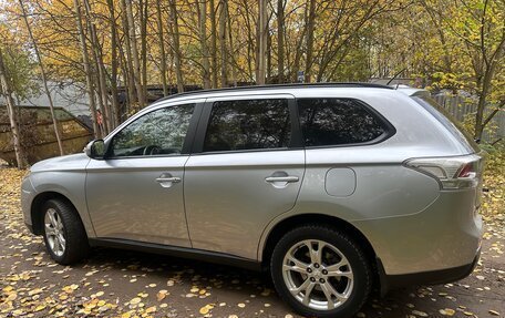 Mitsubishi Outlander III рестайлинг 3, 2012 год, 1 200 000 рублей, 9 фотография