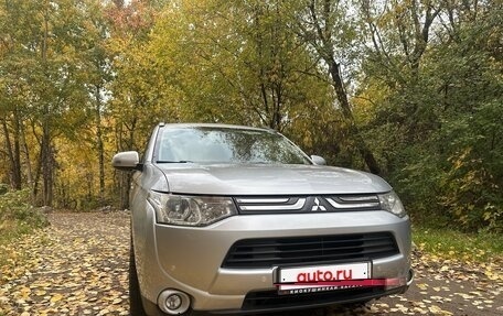 Mitsubishi Outlander III рестайлинг 3, 2012 год, 1 200 000 рублей, 2 фотография