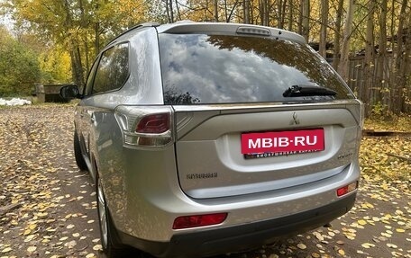 Mitsubishi Outlander III рестайлинг 3, 2012 год, 1 200 000 рублей, 10 фотография
