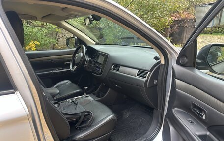Mitsubishi Outlander III рестайлинг 3, 2012 год, 1 200 000 рублей, 16 фотография