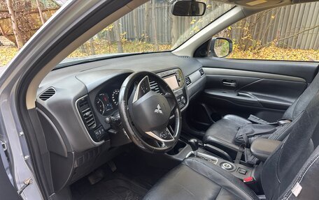 Mitsubishi Outlander III рестайлинг 3, 2012 год, 1 200 000 рублей, 17 фотография