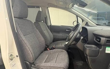 Toyota Sienta, 2022 год, 1 430 004 рублей, 5 фотография