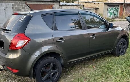 KIA cee'd I рестайлинг, 2010 год, 715 000 рублей, 2 фотография