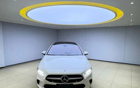 Mercedes-Benz A-Класс, 2022 год, 1 350 000 рублей, 1 фотография
