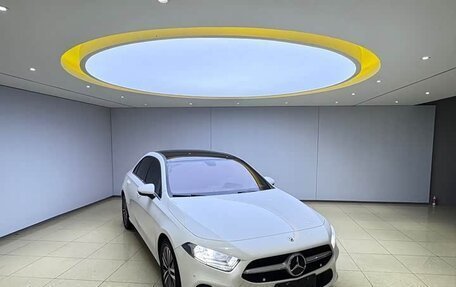 Mercedes-Benz A-Класс, 2022 год, 1 350 000 рублей, 3 фотография