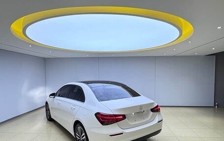 Mercedes-Benz A-Класс, 2022 год, 1 350 000 рублей, 5 фотография