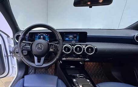 Mercedes-Benz A-Класс, 2022 год, 1 350 000 рублей, 13 фотография
