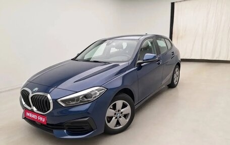 BMW 1 серия, 2023 год, 1 982 000 рублей, 1 фотография