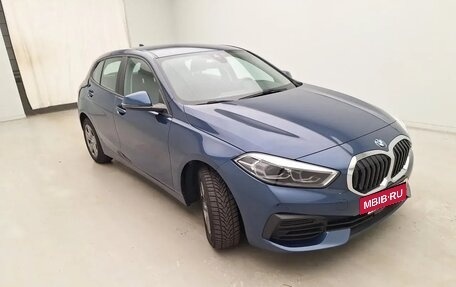 BMW 1 серия, 2023 год, 1 982 000 рублей, 3 фотография