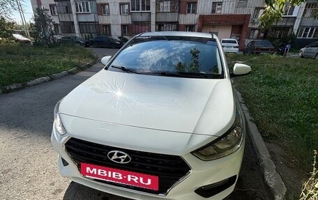 Hyundai Solaris II рестайлинг, 2019 год, 1 180 000 рублей, 3 фотография