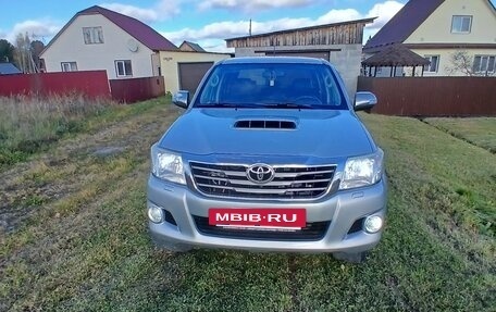 Toyota Hilux VII, 2012 год, 2 300 000 рублей, 2 фотография