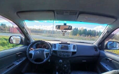 Toyota Hilux VII, 2012 год, 2 300 000 рублей, 13 фотография